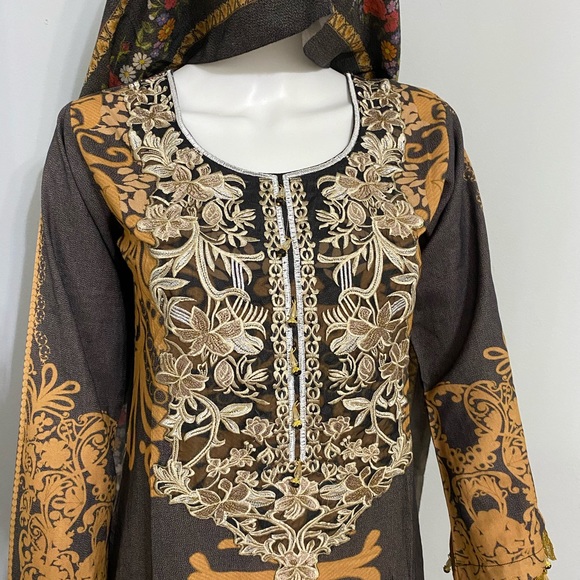 Original pakistani munira designer stitched suit - Picture 8 of 9